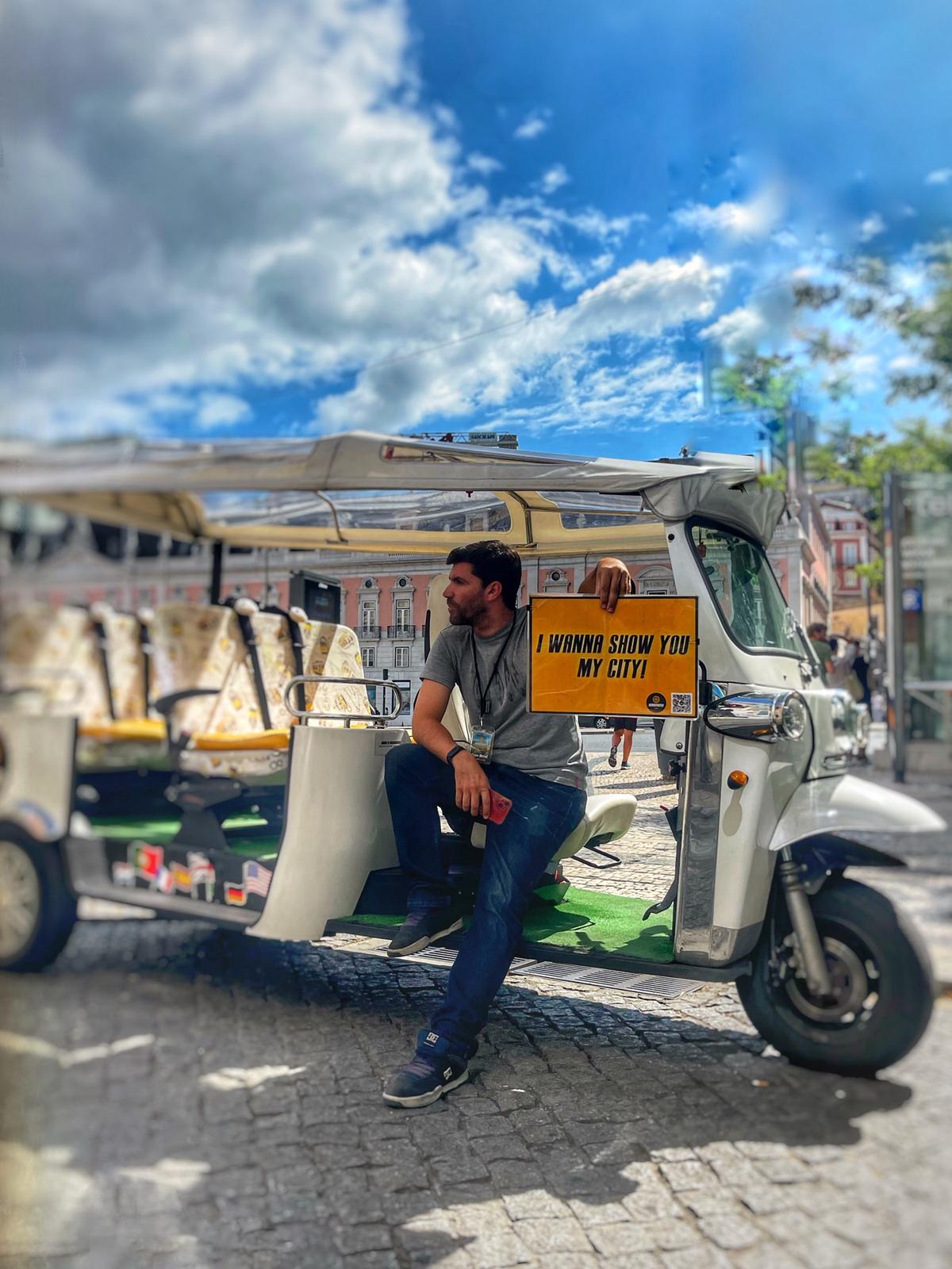 Private tuk-tuk tour in Lisbon with a local guide